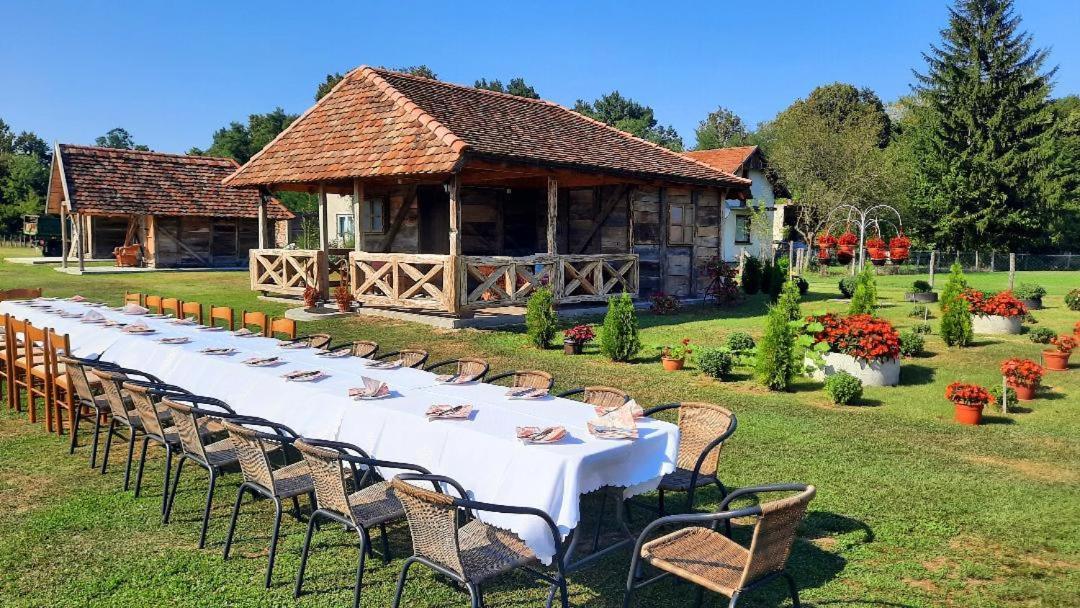 Etno Selo Eden Hotel Zeravacki Potok ภายนอก รูปภาพ