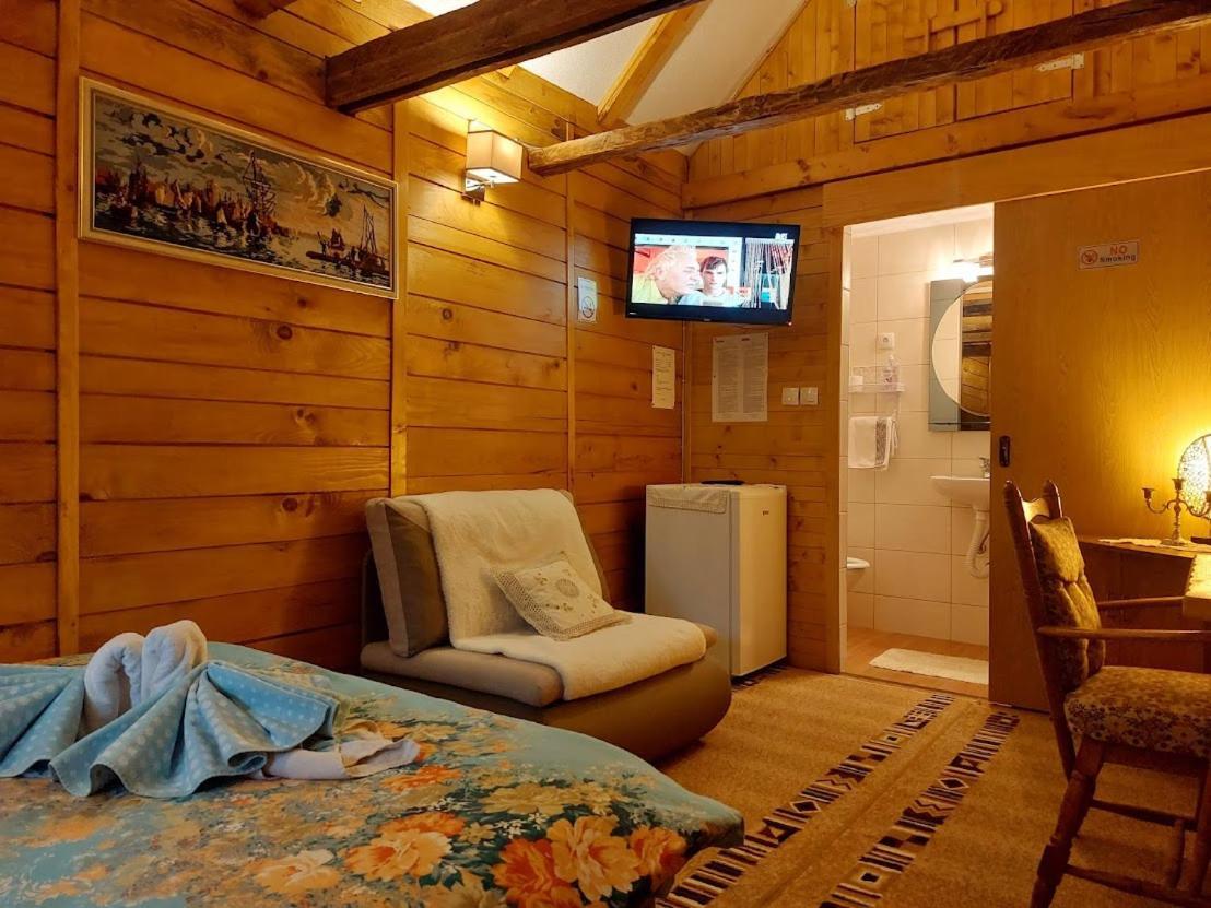 Etno Selo Eden Hotel Zeravacki Potok ภายนอก รูปภาพ