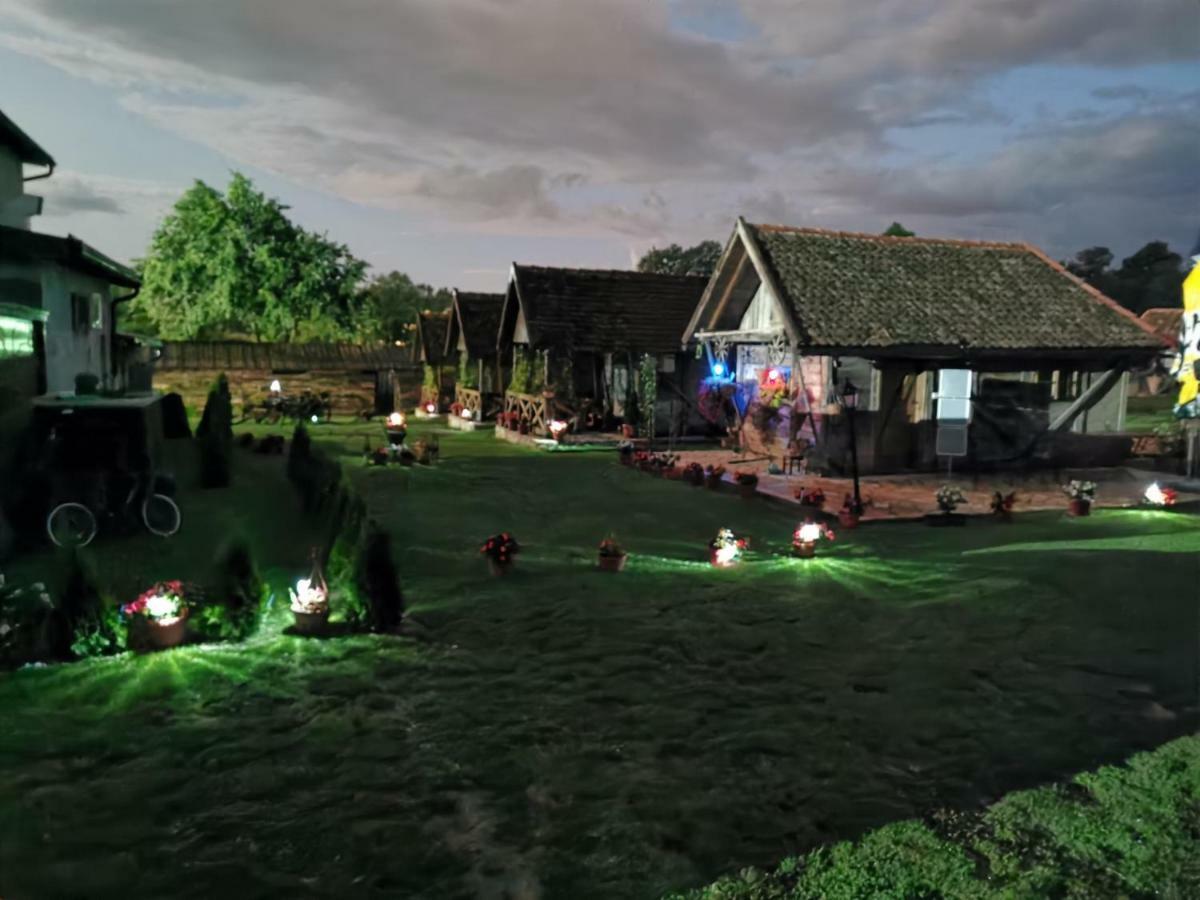 Etno Selo Eden Hotel Zeravacki Potok ภายนอก รูปภาพ