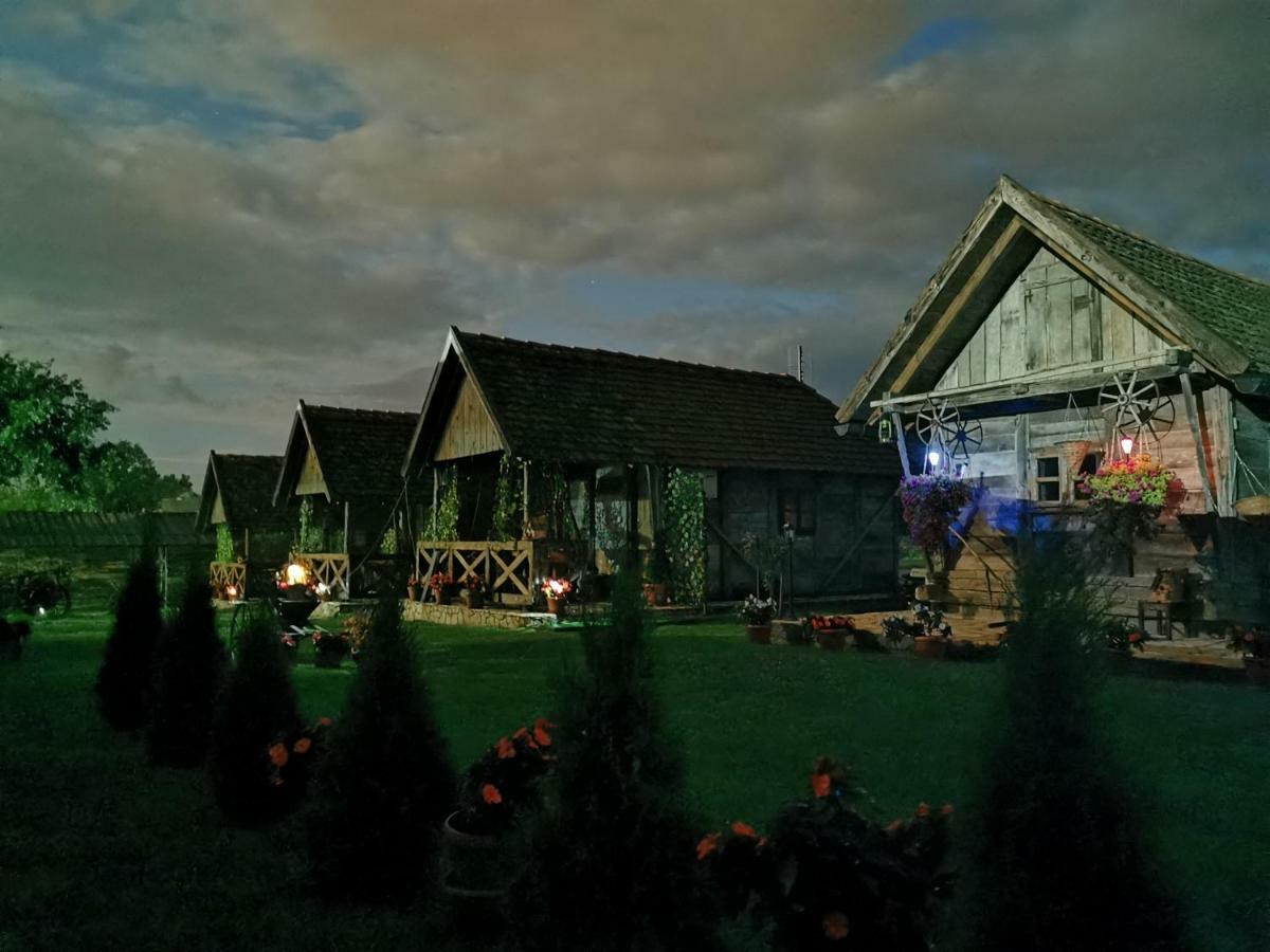 Etno Selo Eden Hotel Zeravacki Potok ภายนอก รูปภาพ