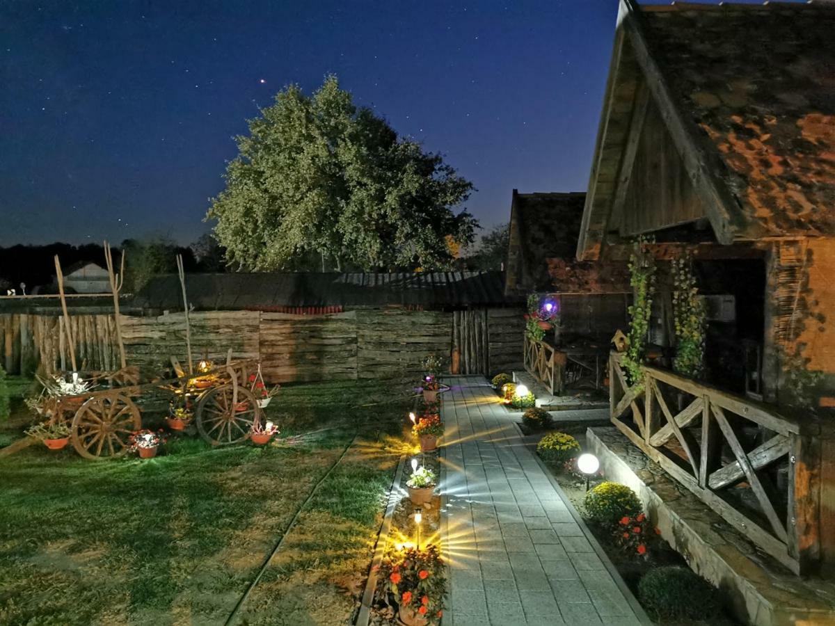 Etno Selo Eden Hotel Zeravacki Potok ภายนอก รูปภาพ