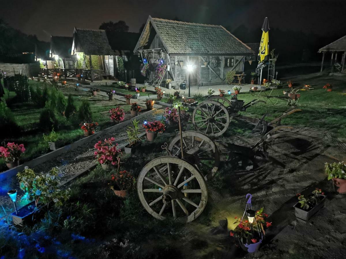 Etno Selo Eden Hotel Zeravacki Potok ภายนอก รูปภาพ