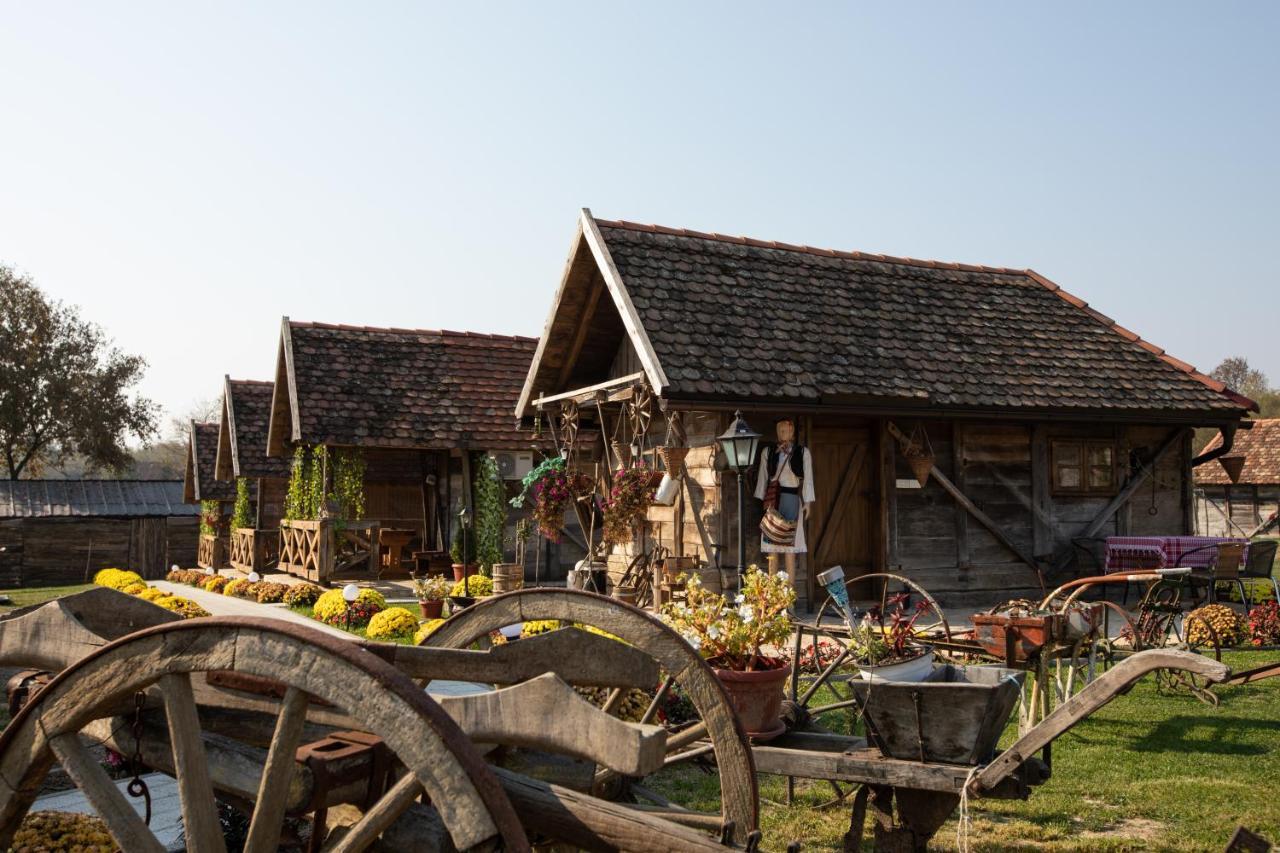 Etno Selo Eden Hotel Zeravacki Potok ภายนอก รูปภาพ