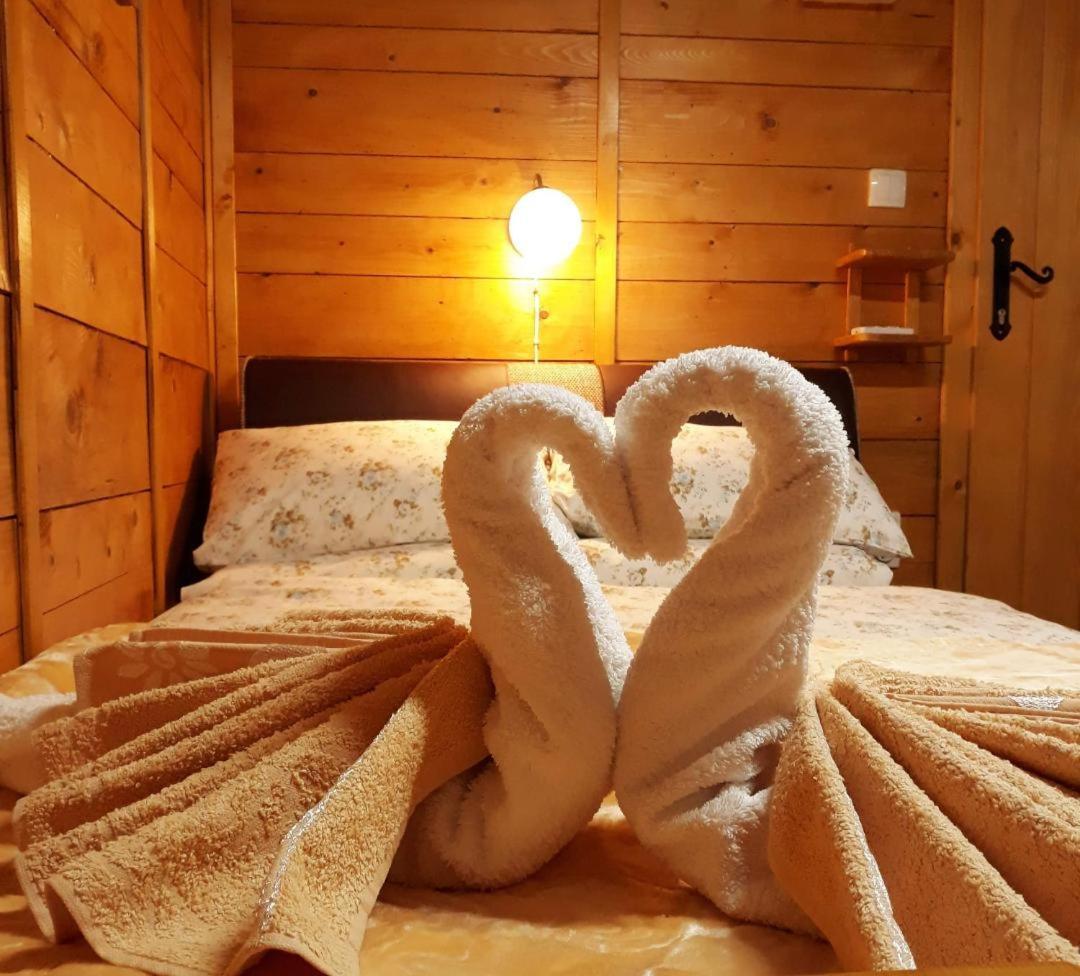 Etno Selo Eden Hotel Zeravacki Potok ภายนอก รูปภาพ